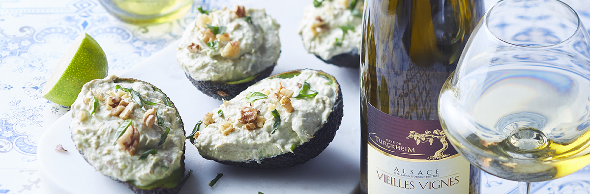 Avocat au thon, noix et fromage frais avec un Sylvaner Vieilles Vignes