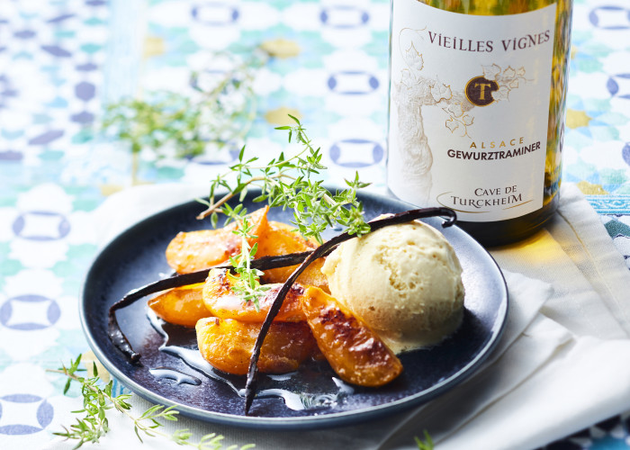 Abricots rôtis au thym, sirop de gewurztraminer